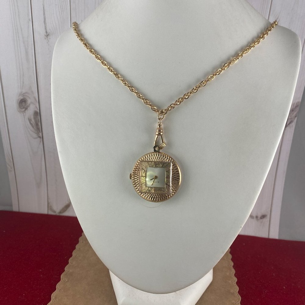 Vintage Bulova Pendant Watch 1.25 inch Square Face on Round Bezel Gold Plated - Picture 5 of 6